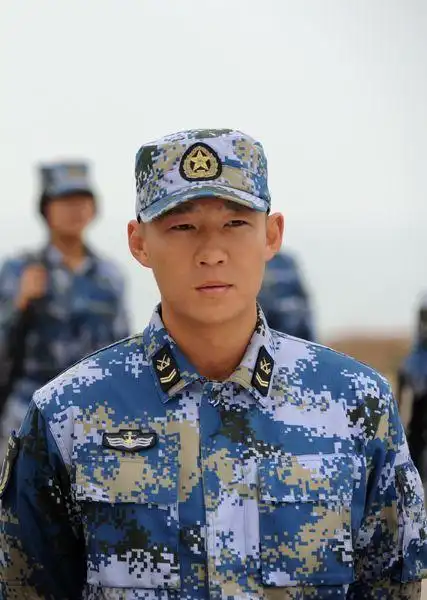 《火蓝刀锋》再登央视 白微归来网友百感交集