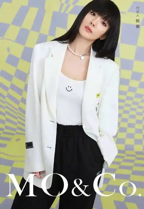 白色西装的高级感穿搭,你最喜欢哪位女明星的演绎