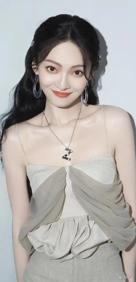 张韶涵被母亲亲手毁掉事业遭好友落井下石,靠自己的实力破茧成蝶