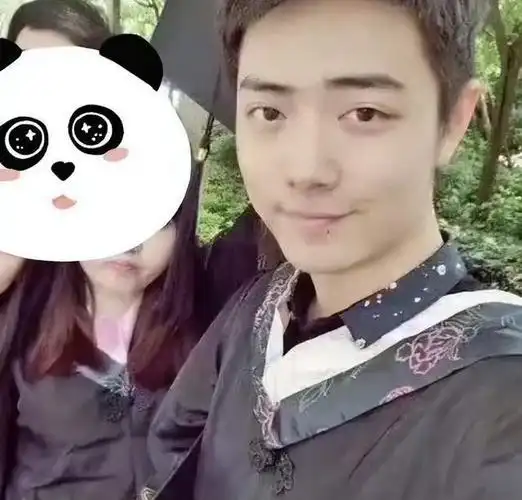 肖战大学旧照流出,青涩帅气又阳光被赞,被赞是最美的初恋!