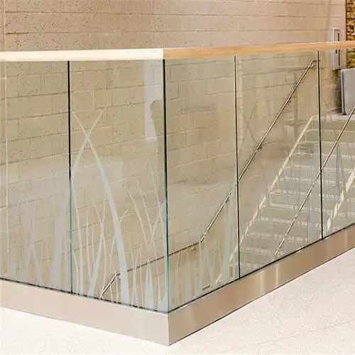 楼梯及平台处实用玻璃护栏 美观型u槽玻璃正装侧装扶手护栏