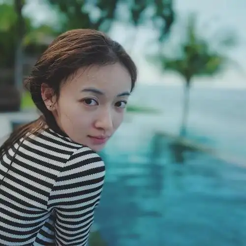 吴谨言纯素颜照首次曝光,"死丫头"狂言:我要愿意永远都是爆款