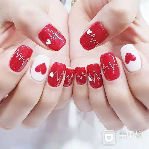 方圆形红色白色手绘心形心跳美甲图片