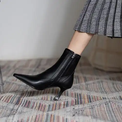 春秋新款尖头高跟时尚女短靴欧美气质优雅细跟女鞋时装拉链靴单靴