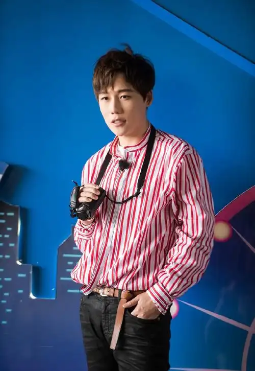 阳光帅气男神刘维