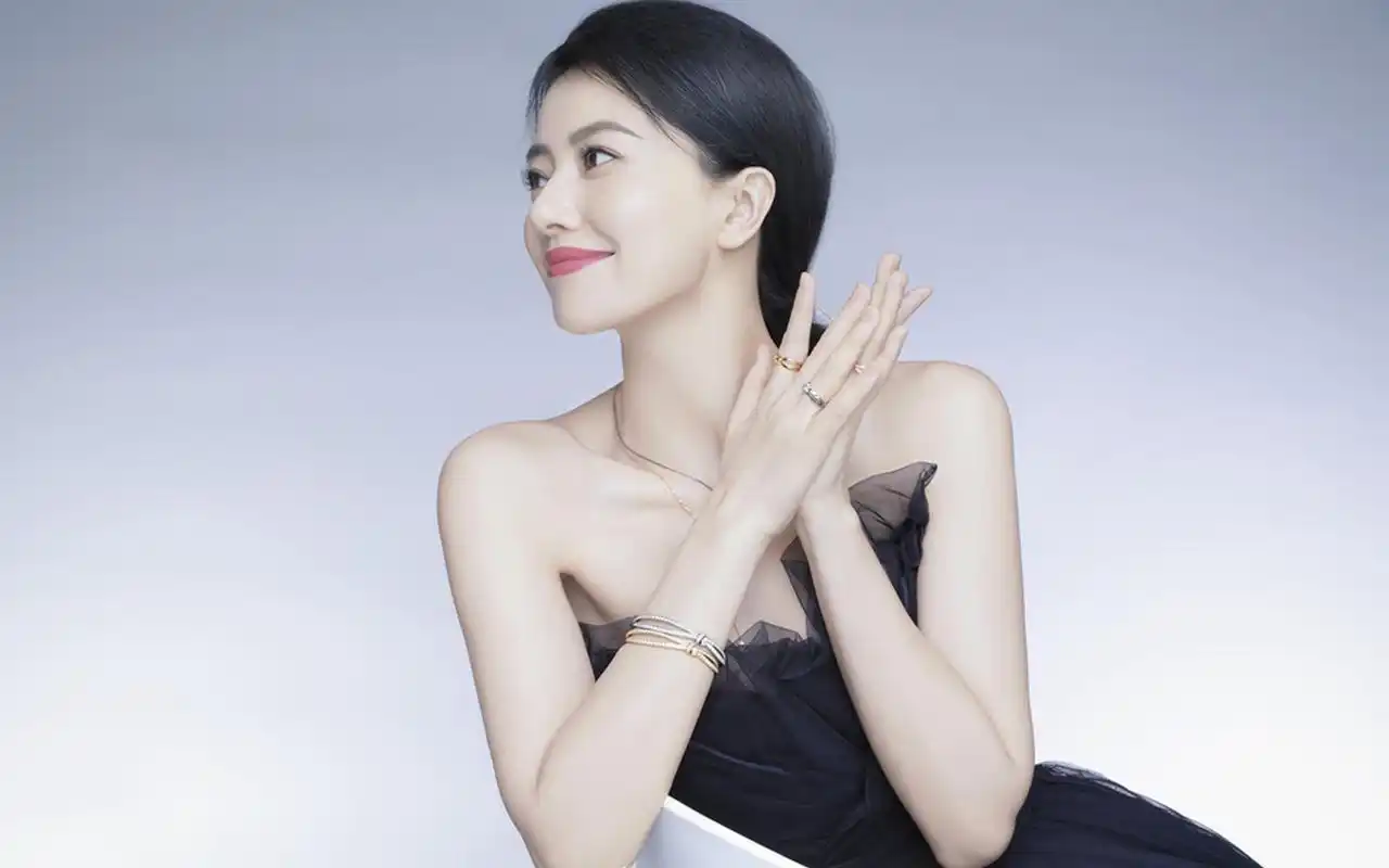 高圆圆优雅灵动时尚写真图片桌面壁纸高清大图预览1920x1200_大陆明星