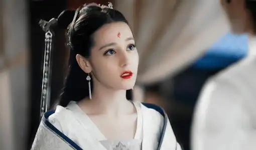 迪丽热巴古装不好看长歌行被吐槽老气身材壮后新剧古装造型美出新高度