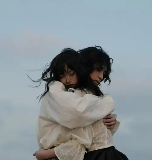 好想紧紧拥抱你的图片