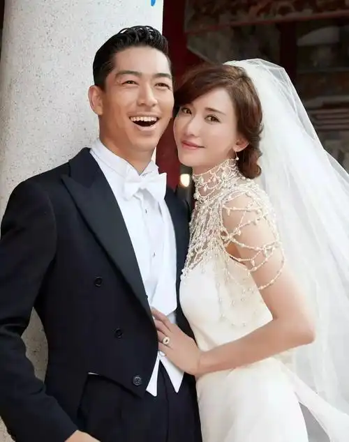 林志玲的婚纱礼服有多美细节告诉你一切