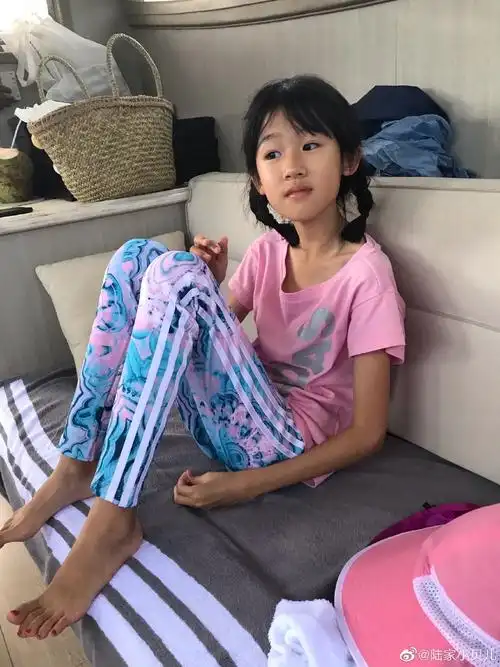 黄多多的妹妹黄少艾太灵了吧