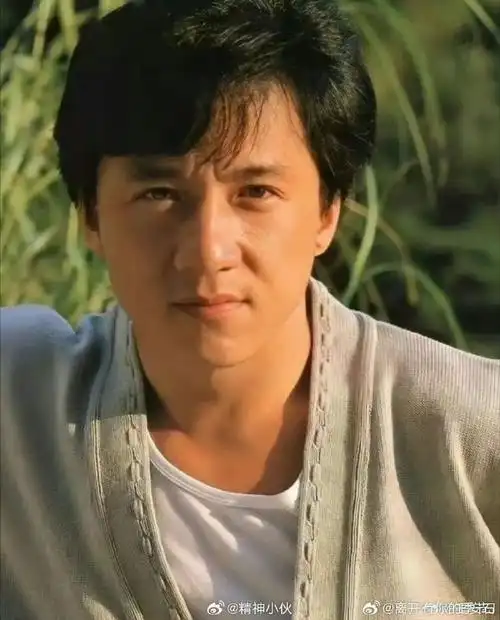 成龙的时代#成龙年轻时跟香港女明星的合照,怀念那个时代的他们,乃Ё