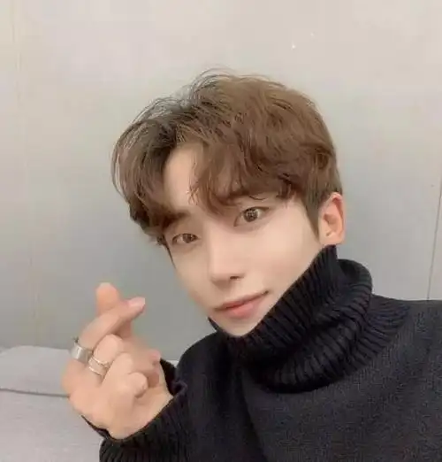 新的一年这样剪准没错2019三种微卷短发男生发型方案