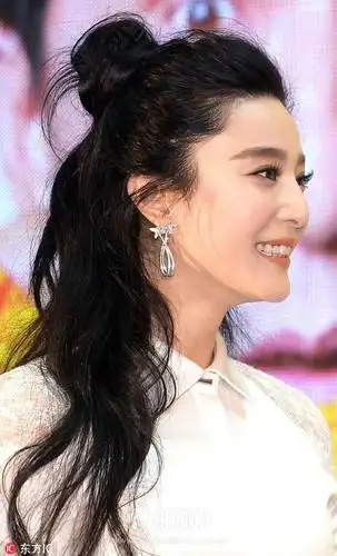 初夏的半丸子头让我像范冰冰一样美成仙儿