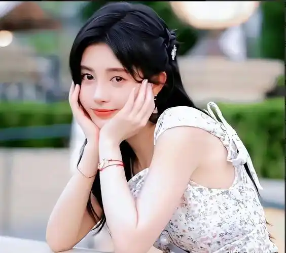 这10位歌坛"顶流",个个红得发紫,却一首代表作都拿不出来