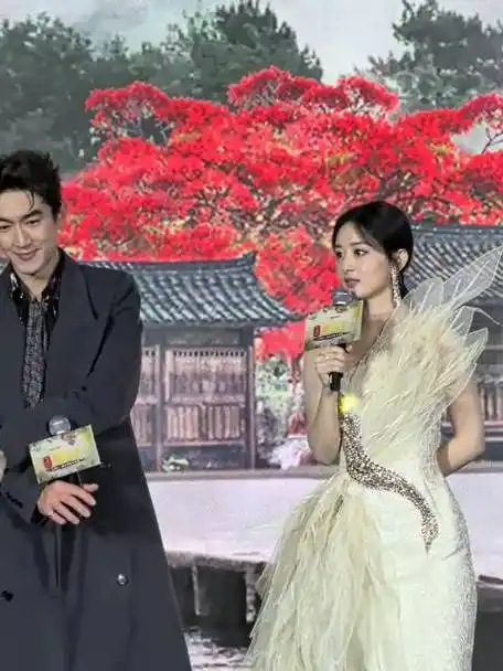 赵丽颖夸林更新##赵丽颖谈与林更新二搭