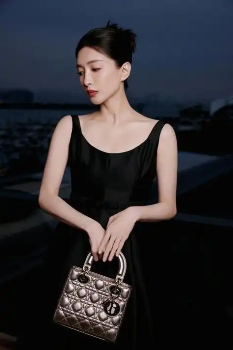 以瘦为美的孙怡瘦的成皮包骨了真的不认为这样美