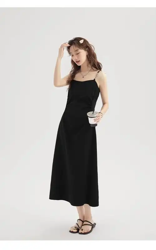 黑色吊带连衣裙子女夏季2024新款收腰显瘦高级感气质赫本风小黑裙