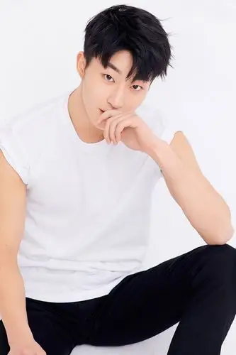 新生代小鲜肉许振啸最新写真曝光 笑容温暖少年感十足