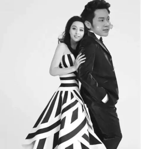 婚纱照终于被爆,范爷似仙女下凡李晨表情真欠揍!最后一张李晨的