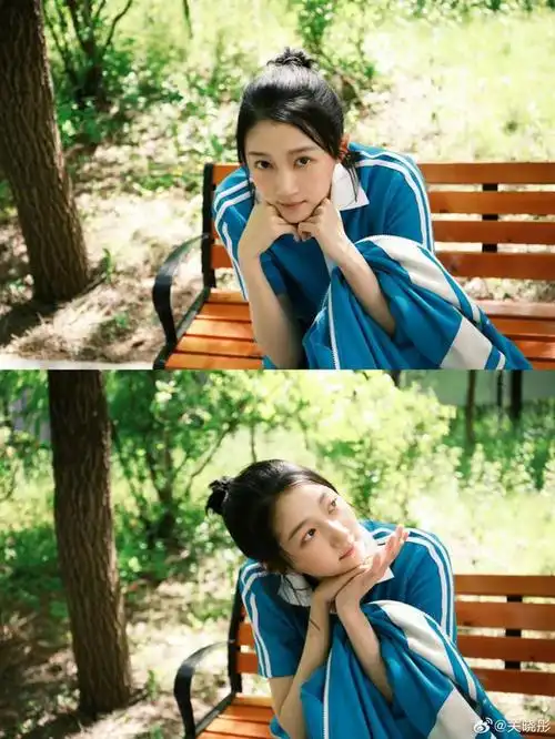关晓彤蓝色校服造型