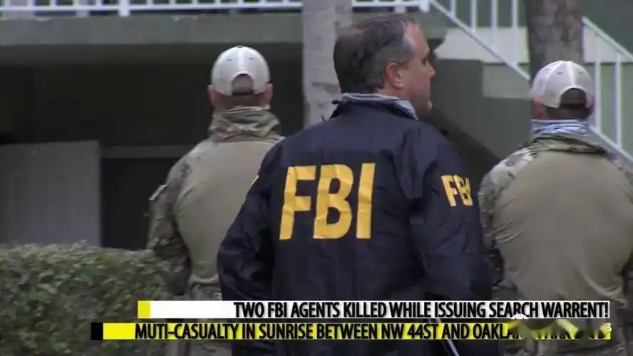 【现场】佛州fbi执行搜查令遭遇枪战:2死3伤_特工