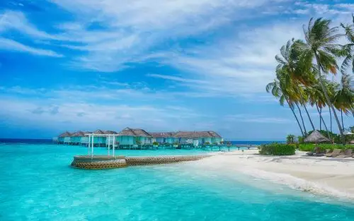 美得不真实的马尔代夫图片高清桌面壁纸.让我最难忘的是马尔代夫的水.