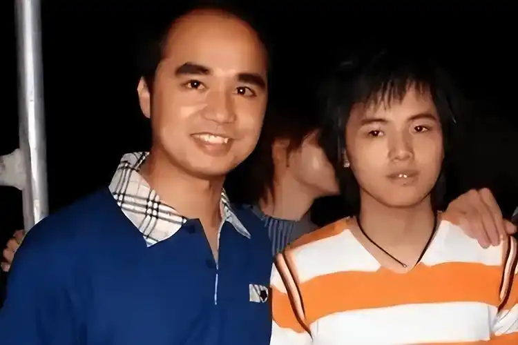 15岁开演唱会,19岁日挣万元,春晚请不动他,却没人说他耍大牌_郑源