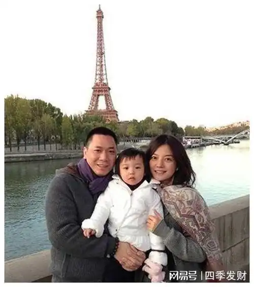 消失两年多后,回头再看赵薇如今的境遇,48岁的她后悔了吗?