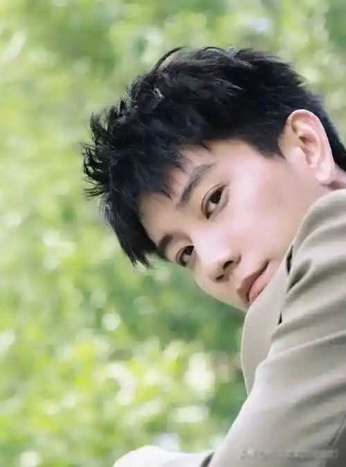 王子奇:身高傲人,奶气贵气并存的大长腿欧巴!