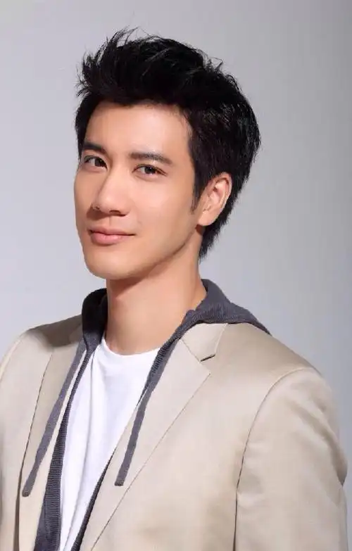 45岁的王力宏满脸络腮胡,他到底经历了什么?