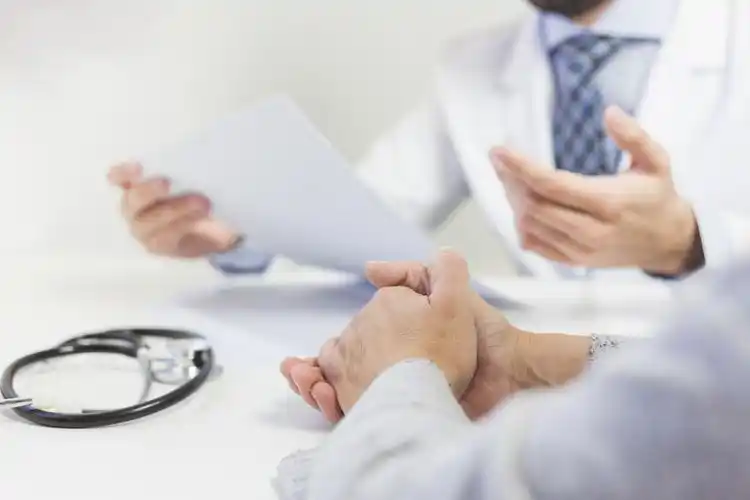 问诊的医生大夫