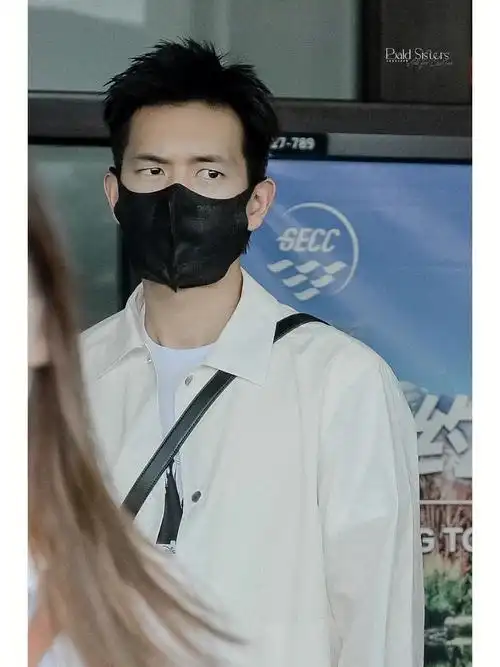 现哥是在飞机上做了个头型么#我的现男友  #李现ing  #李现