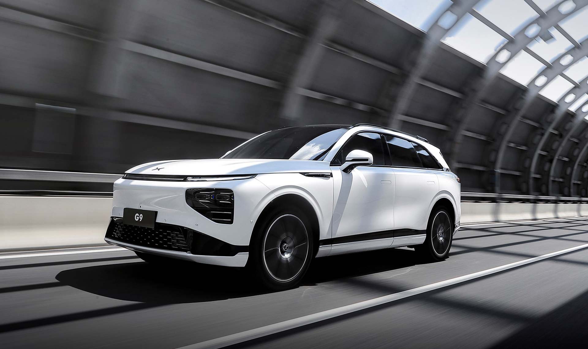 小鹏G9超快充全智能SUV，5D音乐座舱，全场景智能