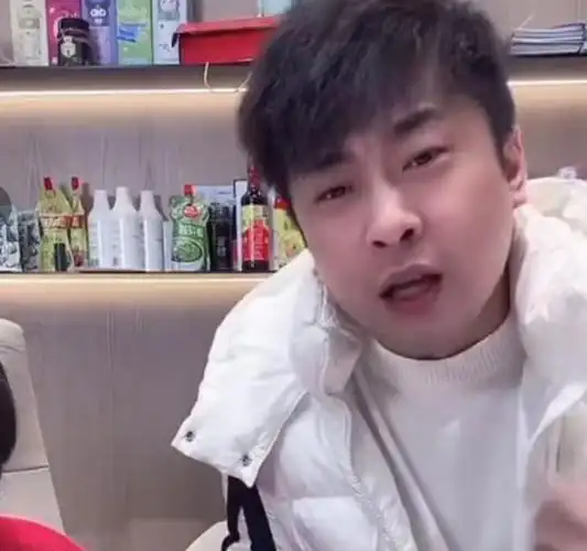 驴小胖扎心散打,以前打哥掌握快手80%的官方资源,如鱼得水,现在我打哥