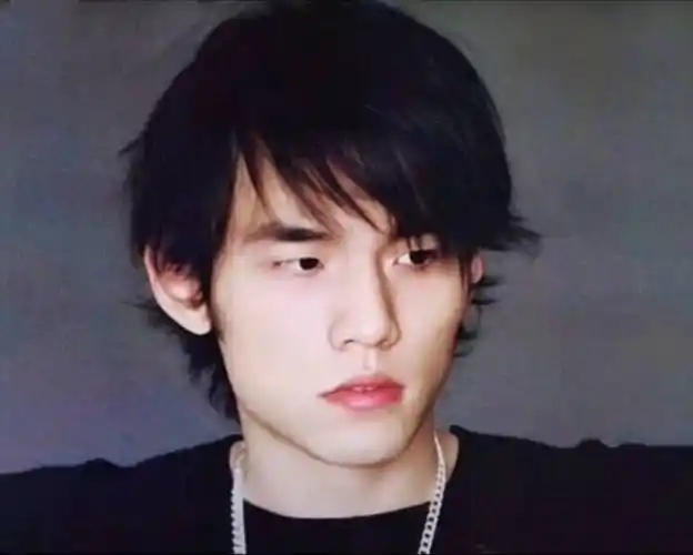 2023年周杰伦模仿大赛,粥饼伦超越周杰伦,相似度百分之99_网友_视频