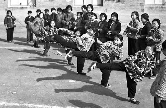 70后童年时曾经玩过的非常怀旧图