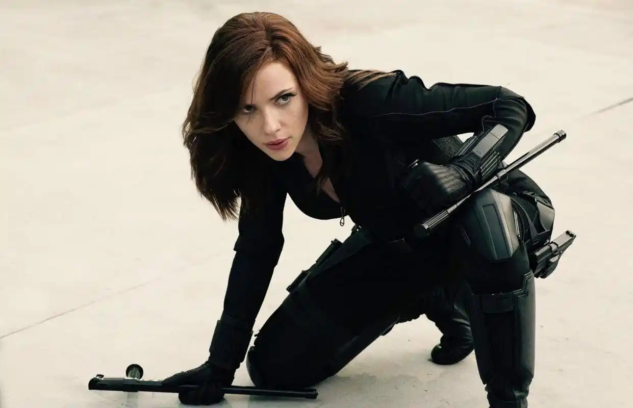 你是《带珍珠耳环的少女》中维梅尔的女佣葛丽叶,是