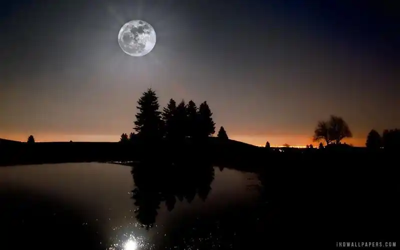 69  自然风景 69  月亮在晚上壁纸1152x864分辨率查看 高清显示