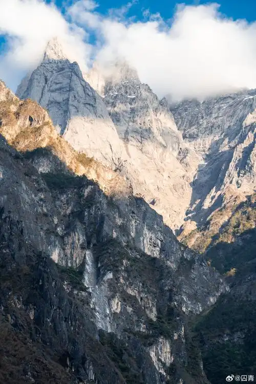 五月份从丽江前往哈巴村的路上,我拍到了雄伟壮观的虎跳峡92