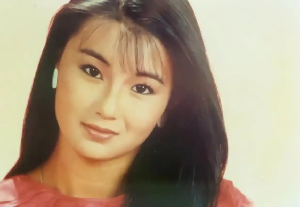 温碧霞年轻时90分,张曼玉年轻时96分,图5年轻时给150分都不够