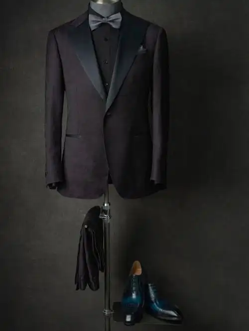 74157515告别低调的灰黑白张扬的设计会带来意想不到的效果