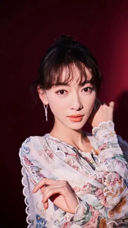 吴谨言甜美靓丽写真手机壁纸