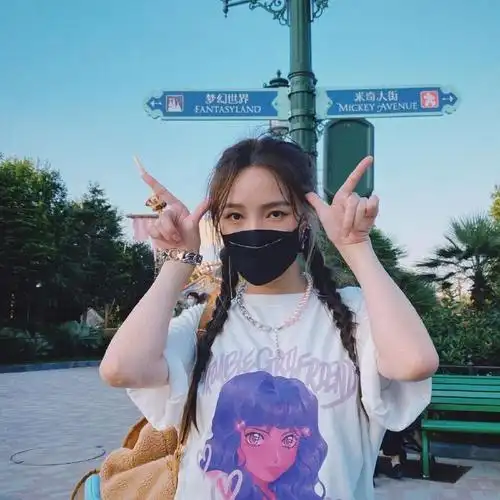 孟佳##出差回来的宝贝暴风更新了一波游乐园明信片##新头像get##鸽子