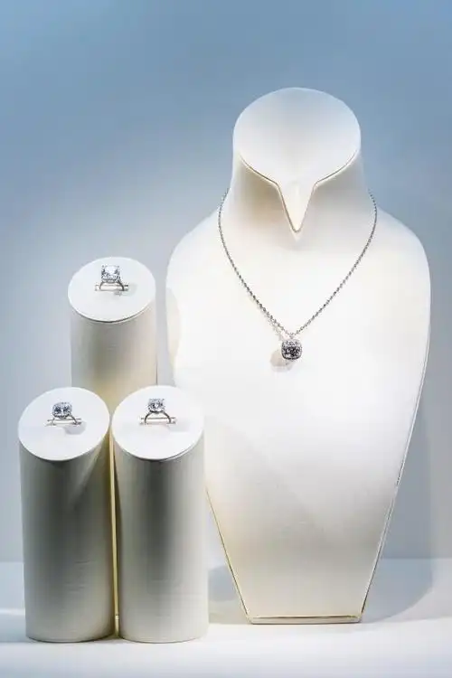 易烊千玺,龚俊,angelababy,钟楚曦纷纷现身,蒂芙尼这场珠宝展到底有多