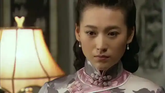 飞哥大英雄:飞哥要去执行任务,一个个美女,都要和飞哥一块去