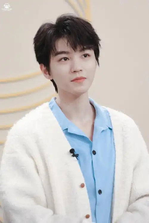 央视元宵晚会录制图集wildeyes0921·王俊凯dark_star_王俊凯个人站