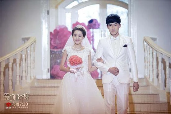 张睿"三娶"新娘落空 迪丽热巴惨遭"家暴"