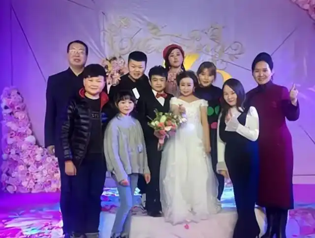 袖珍人朱洁34岁1米28曾因身高备受歧视嫁秦学士后被宠成公主