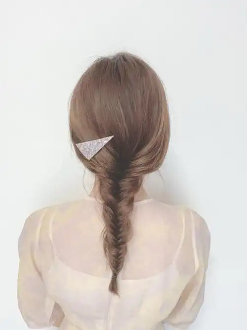 4款日常通勤发型温柔小姐姐背影杀编发(3)