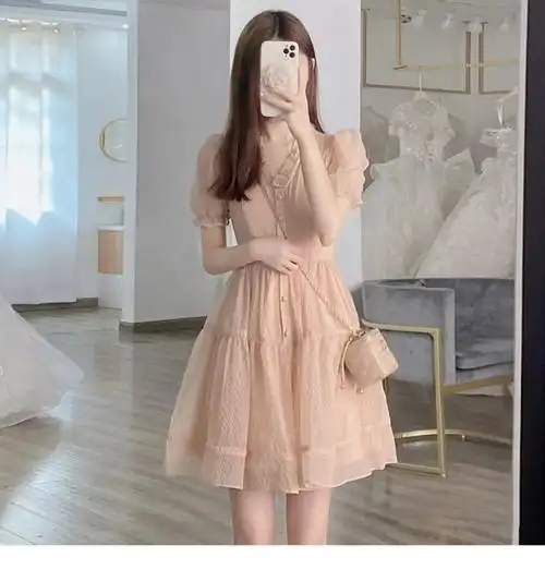 粉色连衣裙女2023年夏季新款网红爆款法式小个子高级感显瘦仙女裙